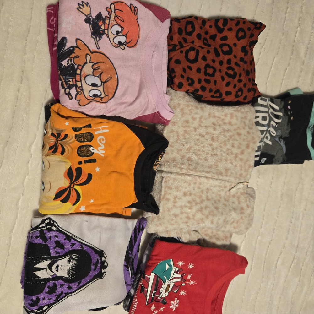 Colorful Graphic T-Shirts and Leopard Print Jacket
